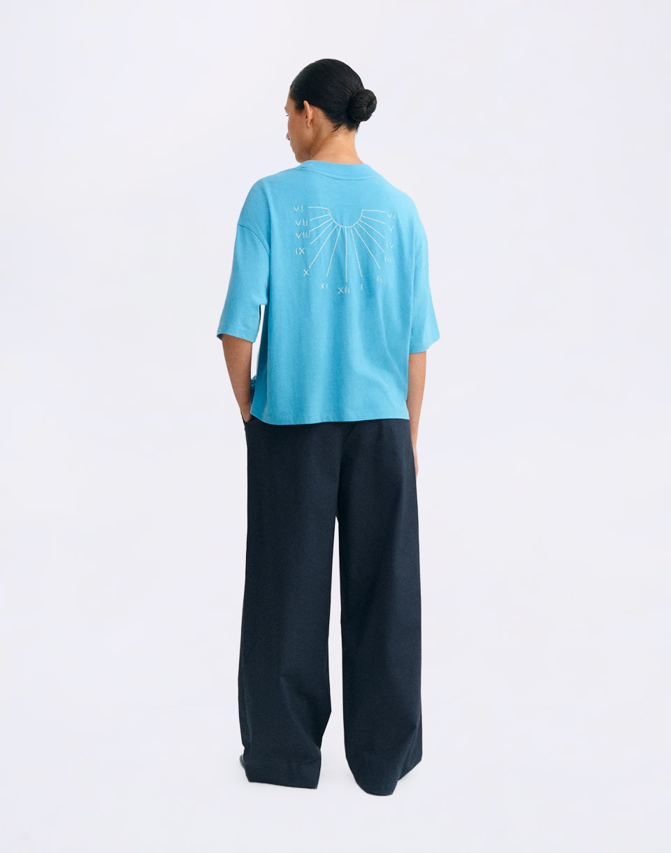 Thinking MU Omnia Sol Dark Dusk Lena Tee BLUE M