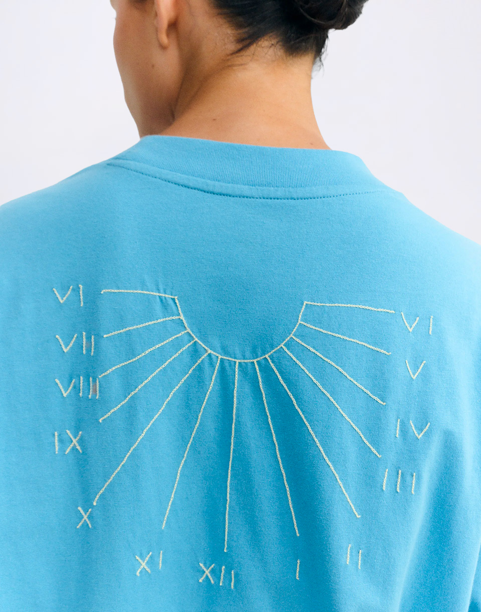 Thinking MU Omnia Sol Dark Dusk Lena Tee BLUE M