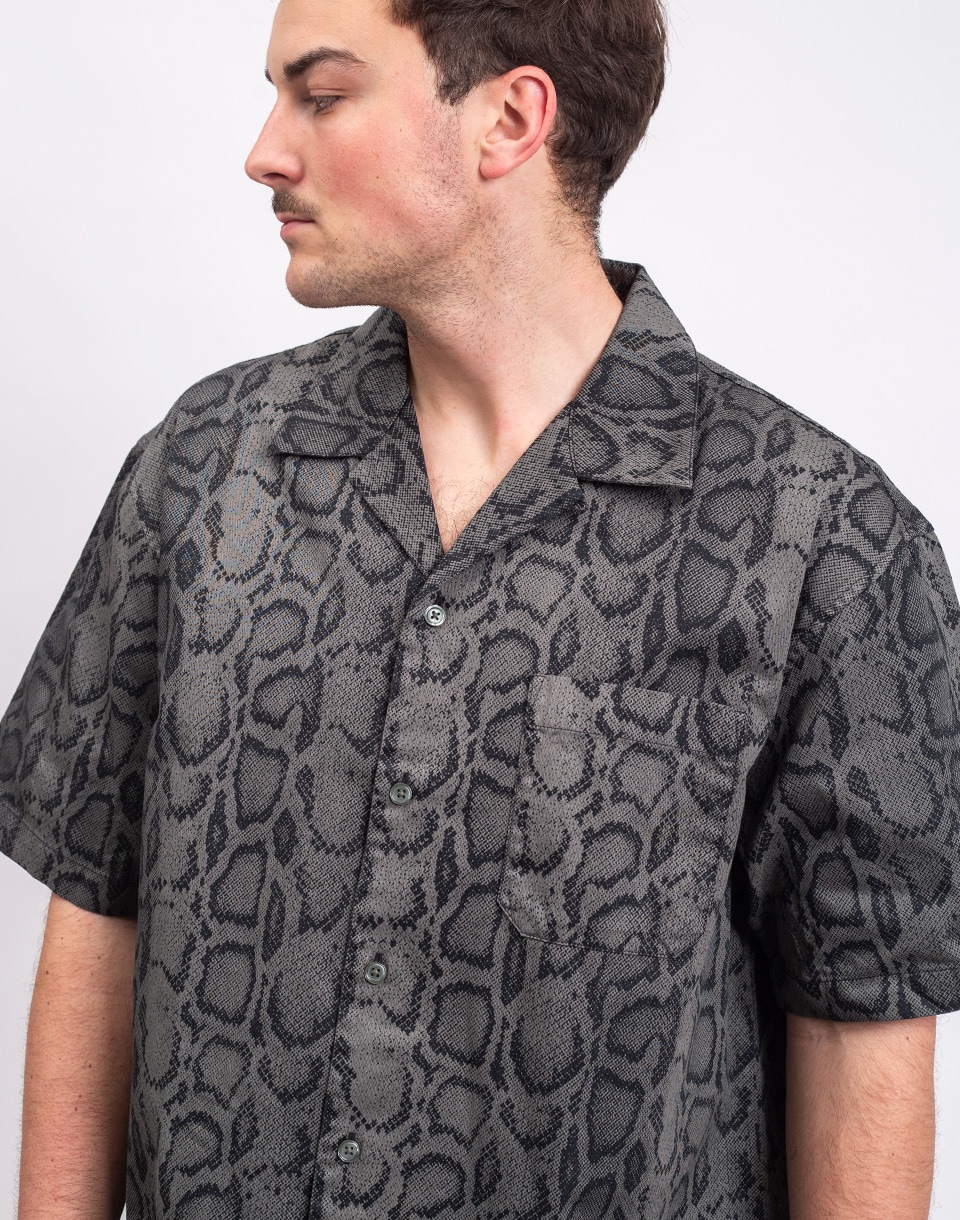 Carhartt WIP S/S Snake Camo Shirt Snake Camo, Leaf garment dyed M
