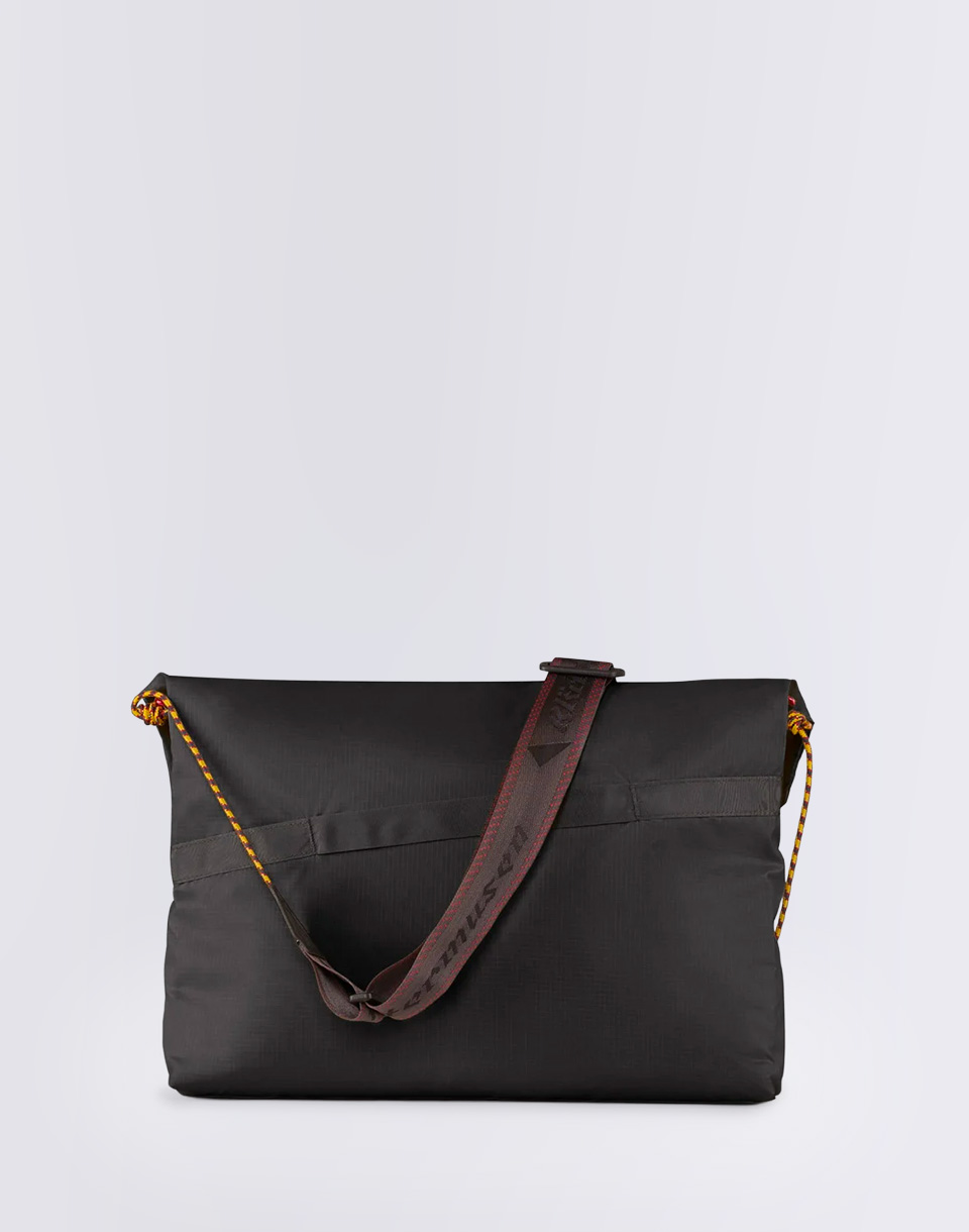 Klättermusen Grid Messenger Bag 961 Raven