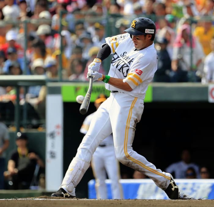 EPOCH ONE　ホロスペクトラ　柳田悠岐　　数量限定品 柳田 悠岐 選手 | アスリート/個人 | FUKUOKA SPORTS｜公益財団