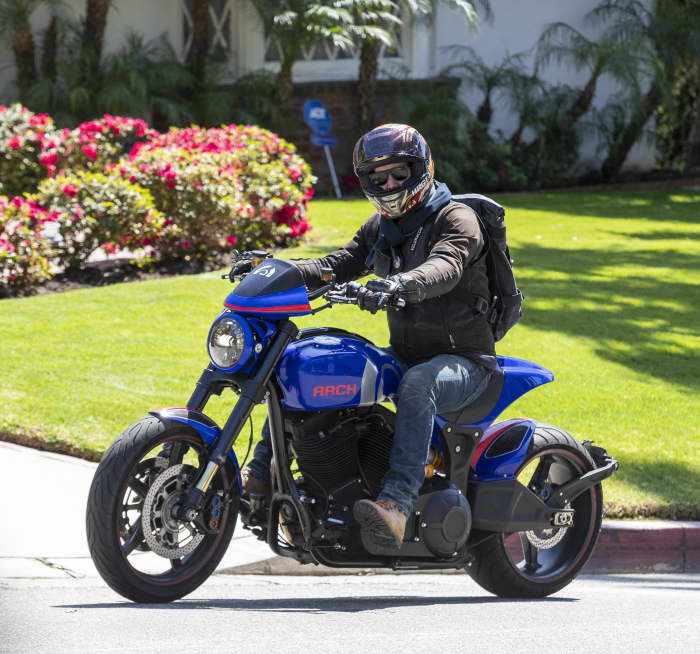 ブラピ、キアヌ…バイク好きな海外セレブの「自慢の愛車」はコレ