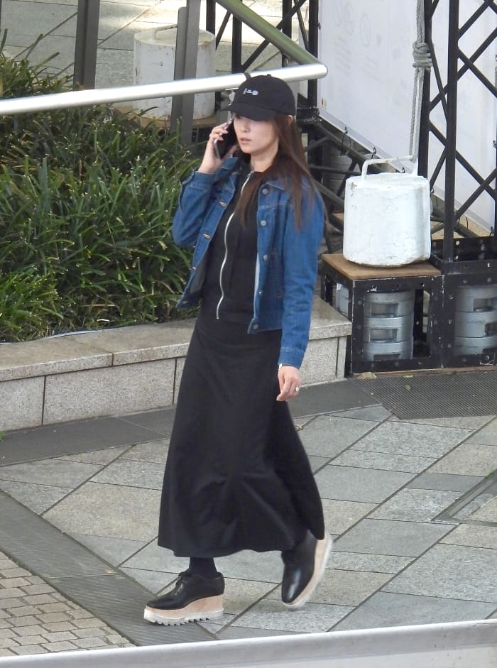 フォトギャラリー1枚目 左手薬指に指輪がキラリ…！深田恭子 ″年商200億