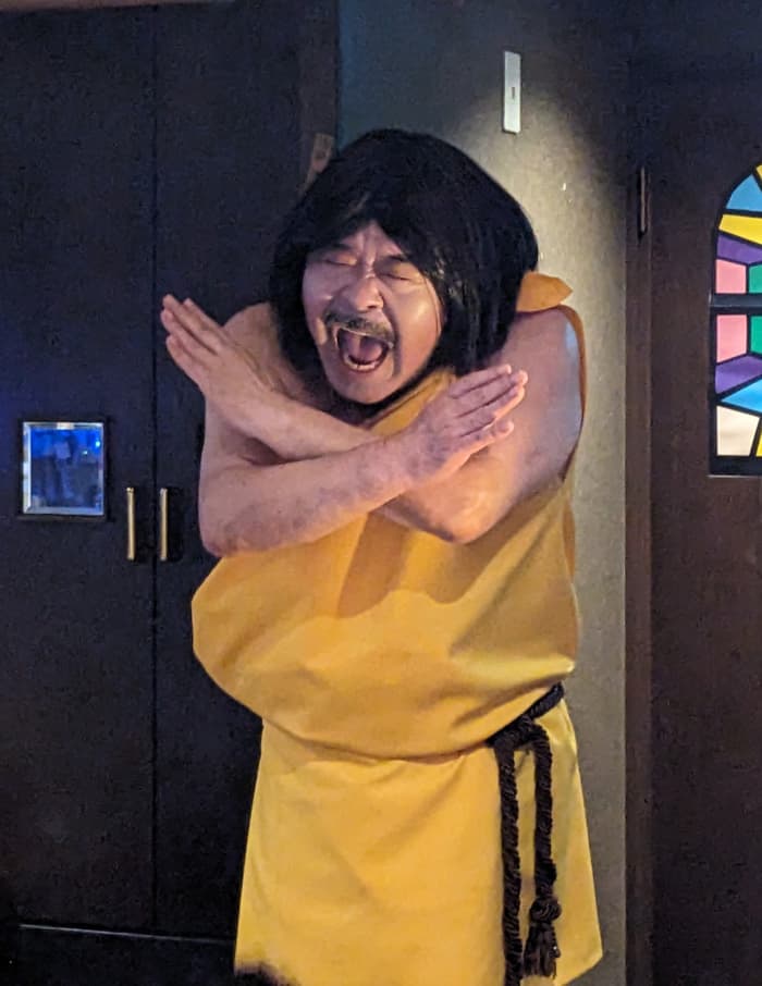 台本ペラッペラ」「ハプニングだらけ」懺悔の神様・ブッチー武者
