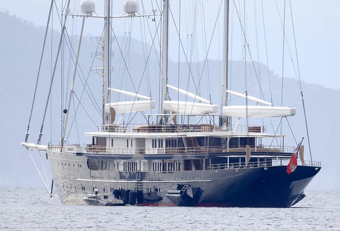  Marquet、YACHTS、海外版超希少レゾネ、新品額付 記事全文】圧巻！前澤友作氏 巨大ヨットを公開 潜水艇やヘリポート完備