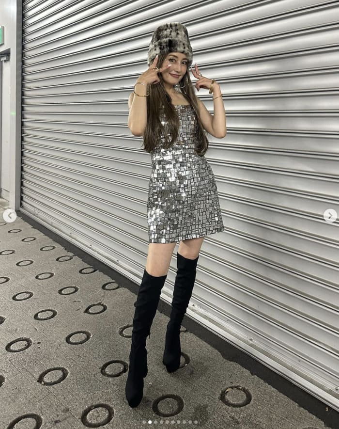 フォトギャラリー10枚目 「'90年代ギャルメイク＆パラパラ」が大反響の