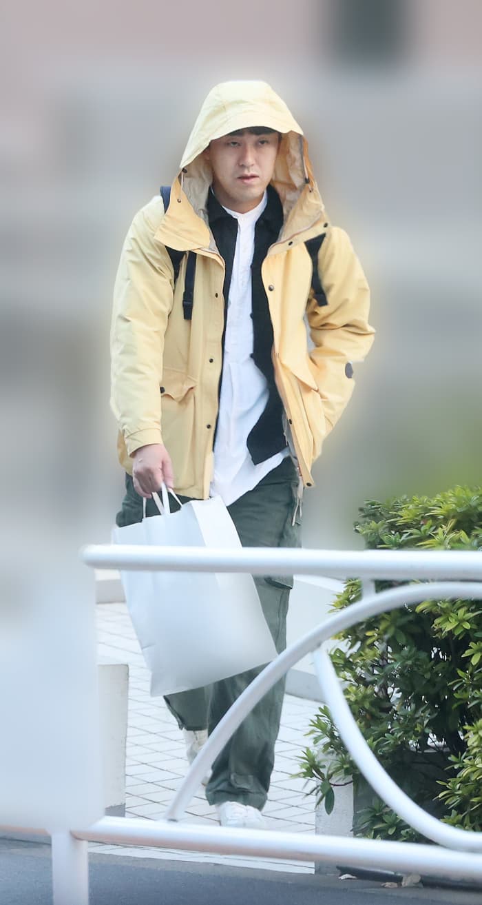 長身でフードを被る姿は存在感抜群。今は相方の伊藤俊介(34)が話題になることが多いが『オズワルド』のブレーンは畠中である