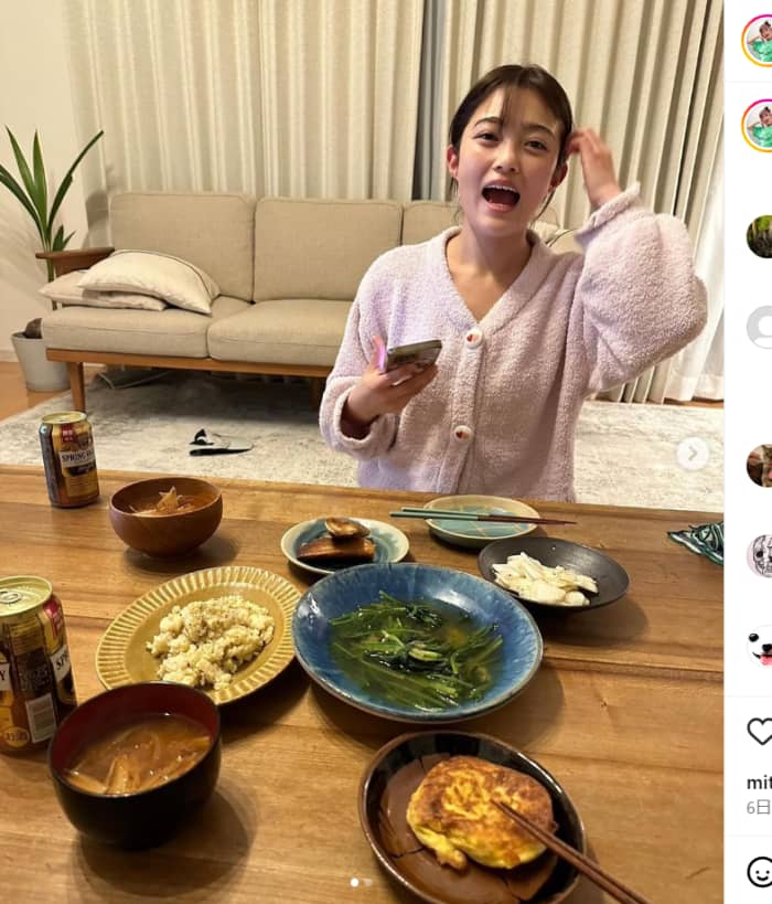 12月7日の投稿。料理の手前には畠中がいたのだろうか(井上咲楽のインスタ:bling2sakuraより)