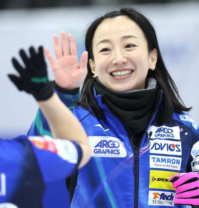 Page 2) Japan's Women's Curling Team Finalized: Sayaka Yoshimura