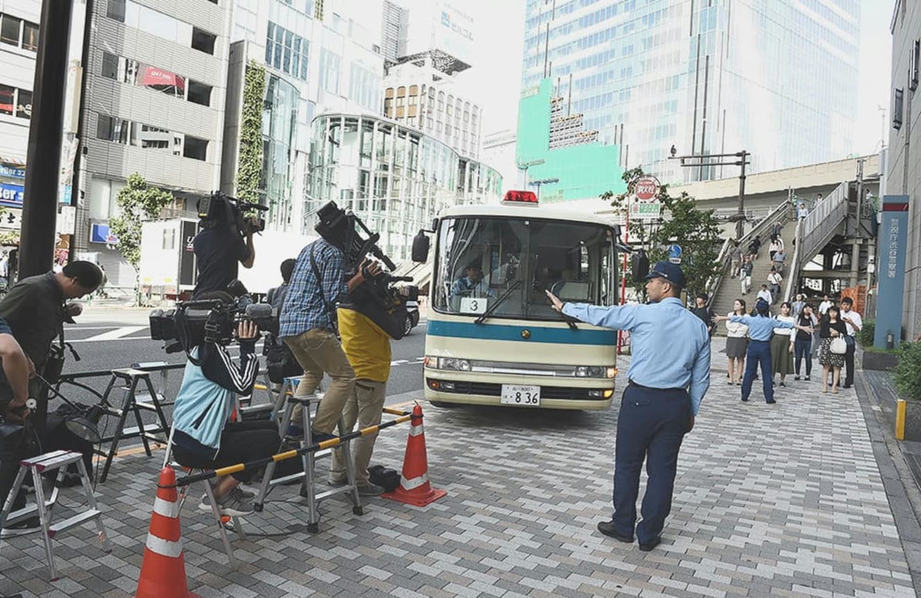 ９月 12日朝、渋谷署から送検される高橋被告