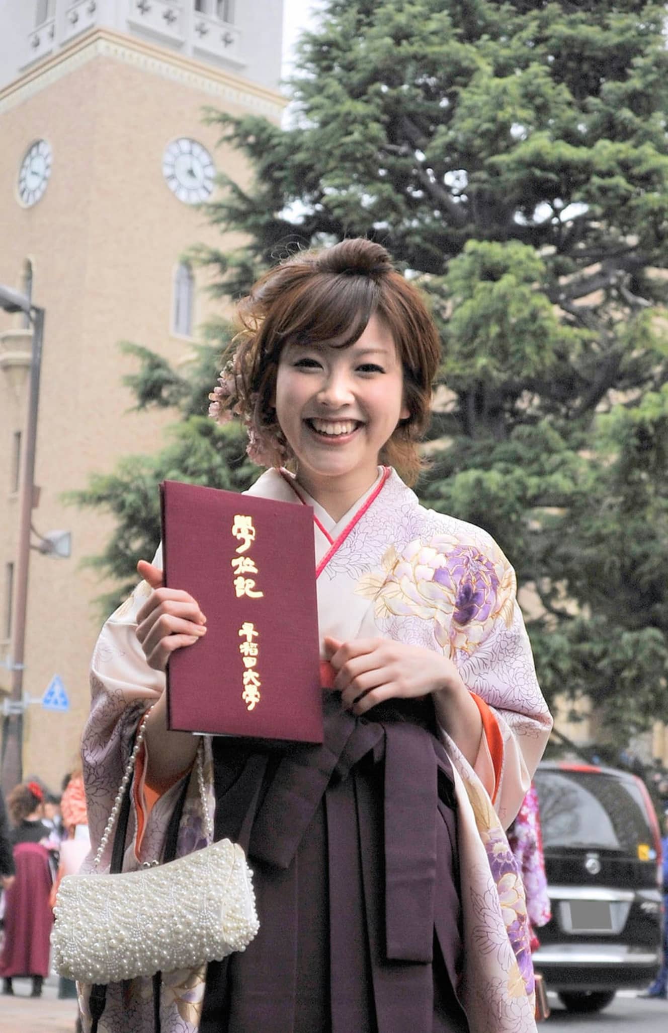 フジ 三上真奈(平成25年卒業):早稲田大学商学部を卒業した三上アナは現在、フジの朝の情報番組『ノンストップ!』でキャスターを務めている