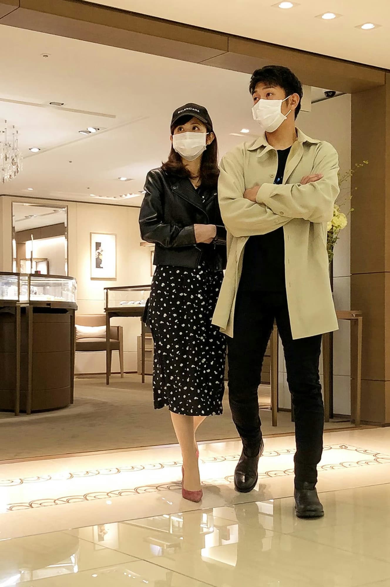 19年4月撮影。当時交際していたヤクルトの原樹里投手と横浜のティファニーで