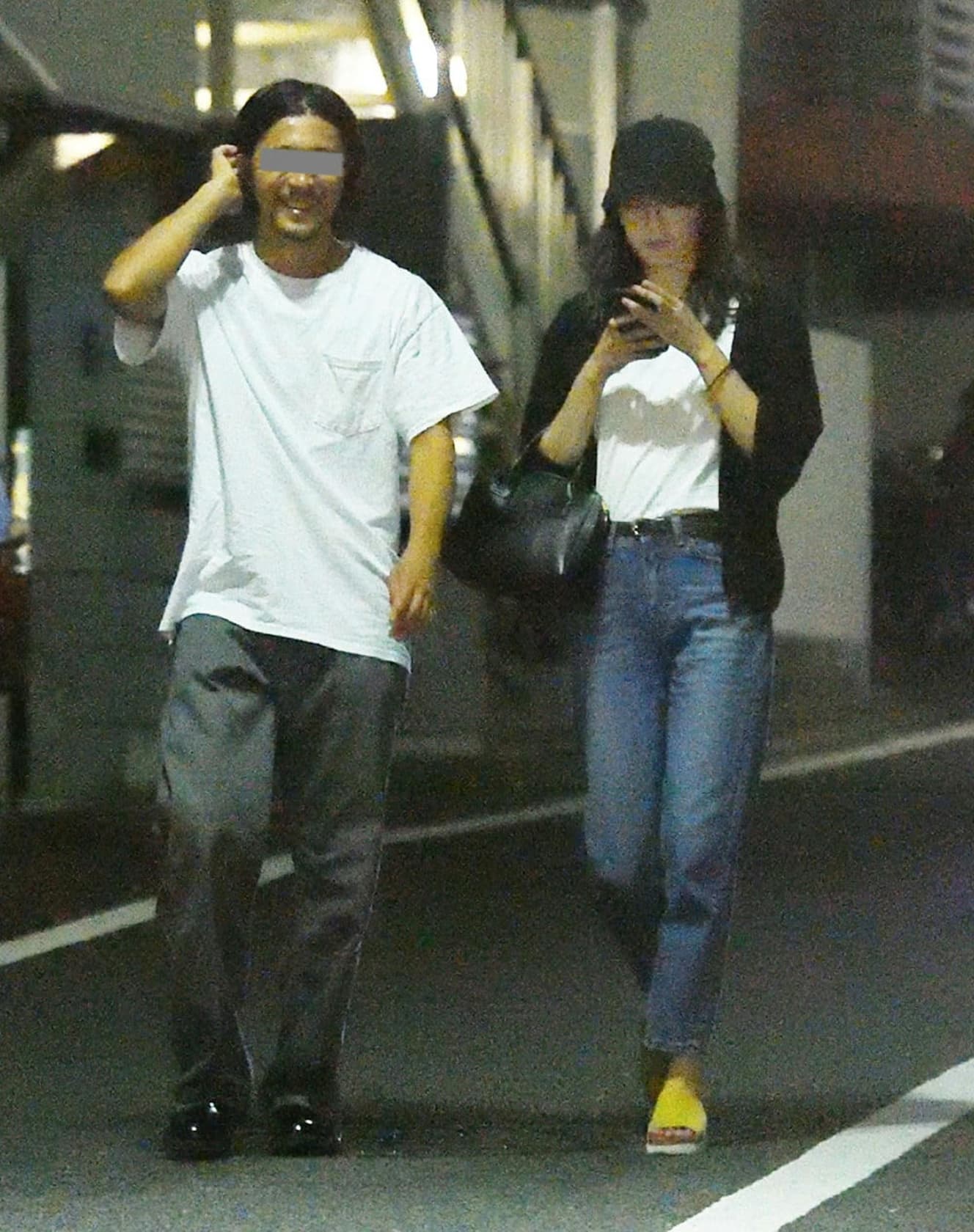 新川優愛から告白されたイケメンロケバス運転手の真実　仲良く寿司屋に向かう二人