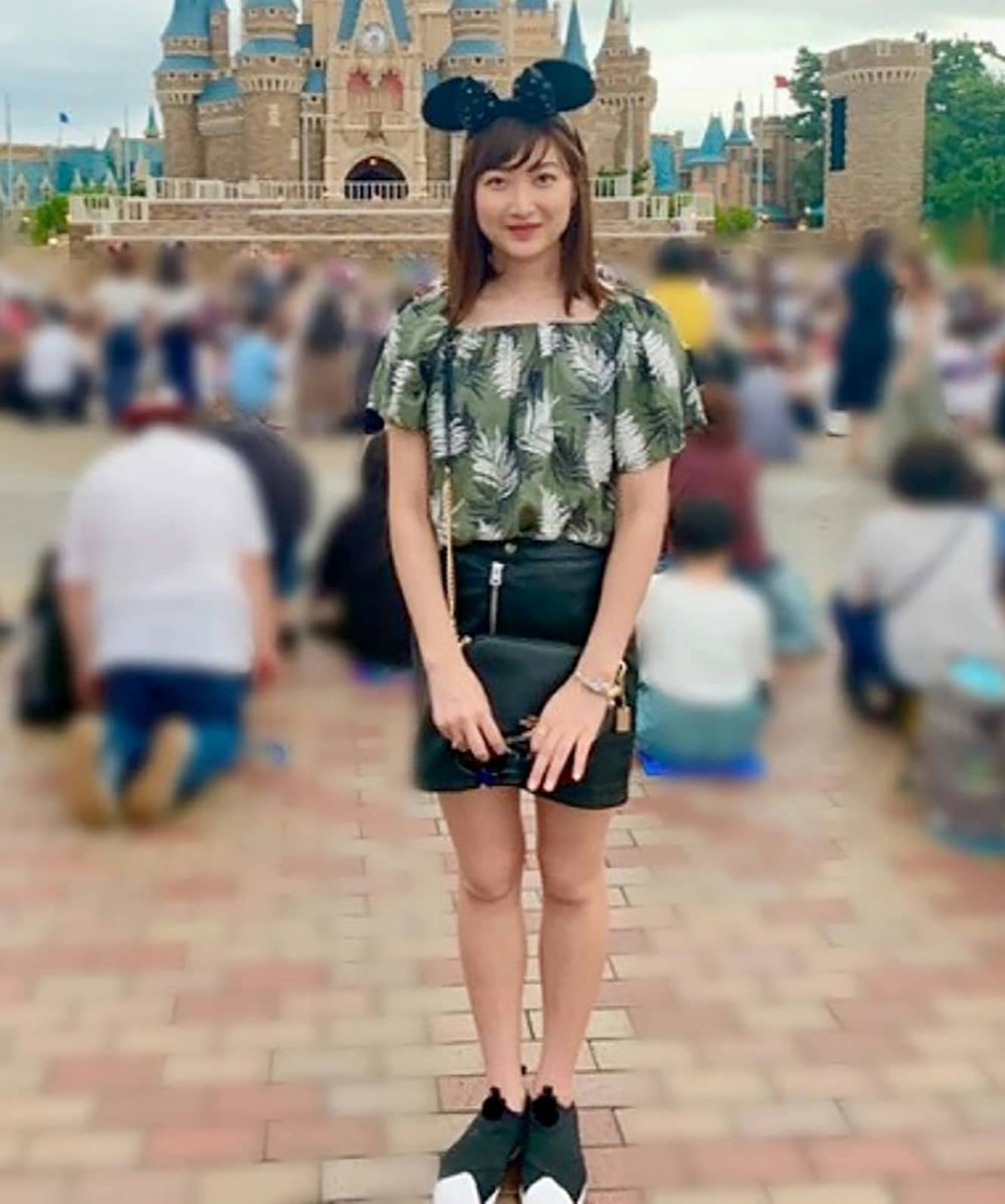 8月22日、池江選手のSNSに投稿されたディズニーランドでの一枚。誕生会での写真なども投稿されている(池江選手のインスタグラムより)
