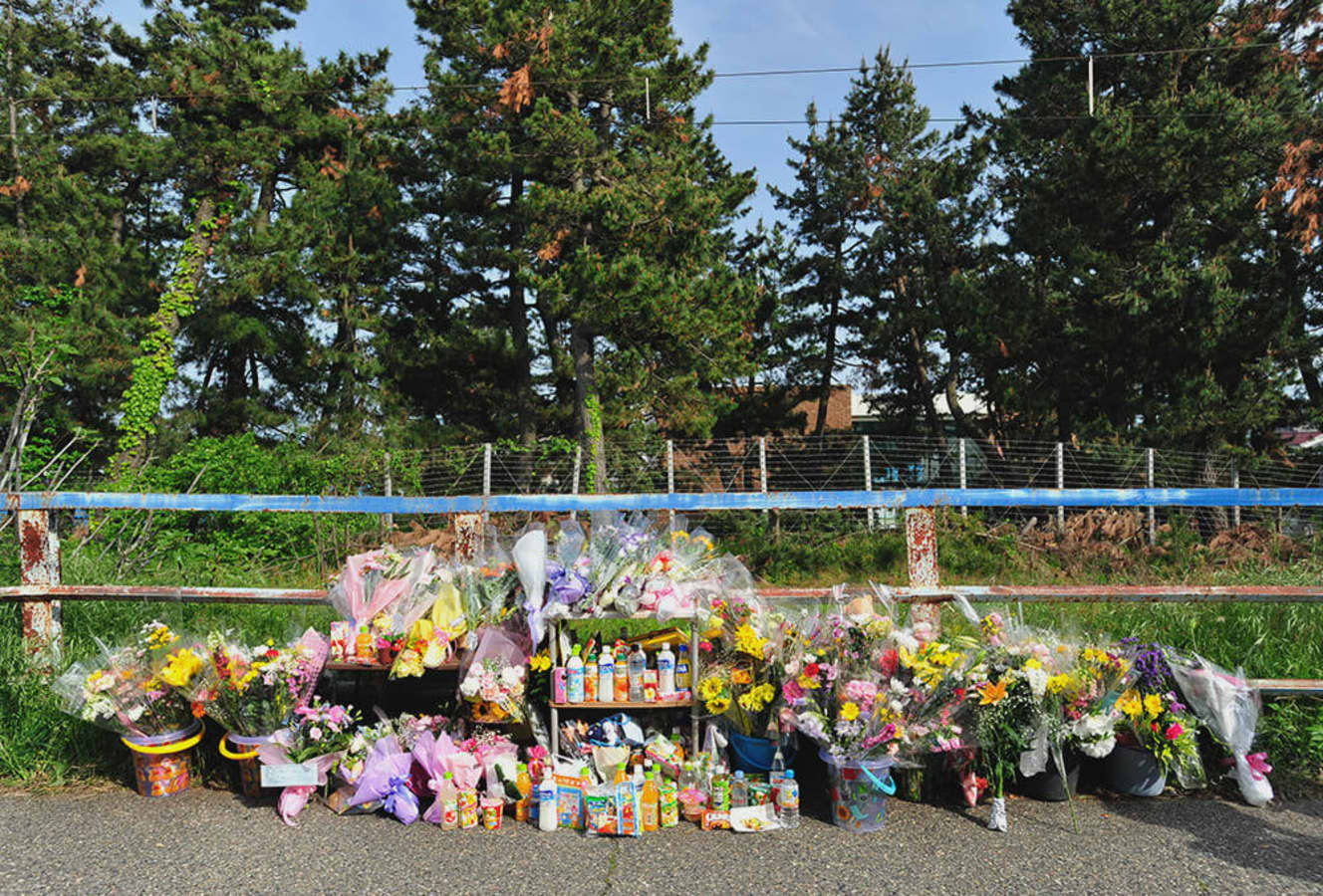 事件当時、献花台が設けられていた遺体発見現場。この場所からAさんの自宅は数百mしか離れていない