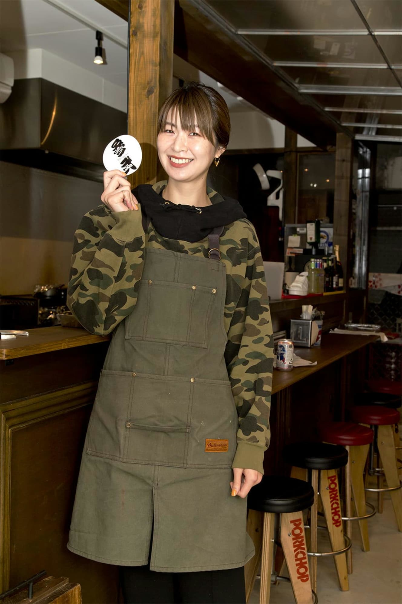本誌未掲載カット 女子バレーの元エース木村沙織が働くカフェを発見