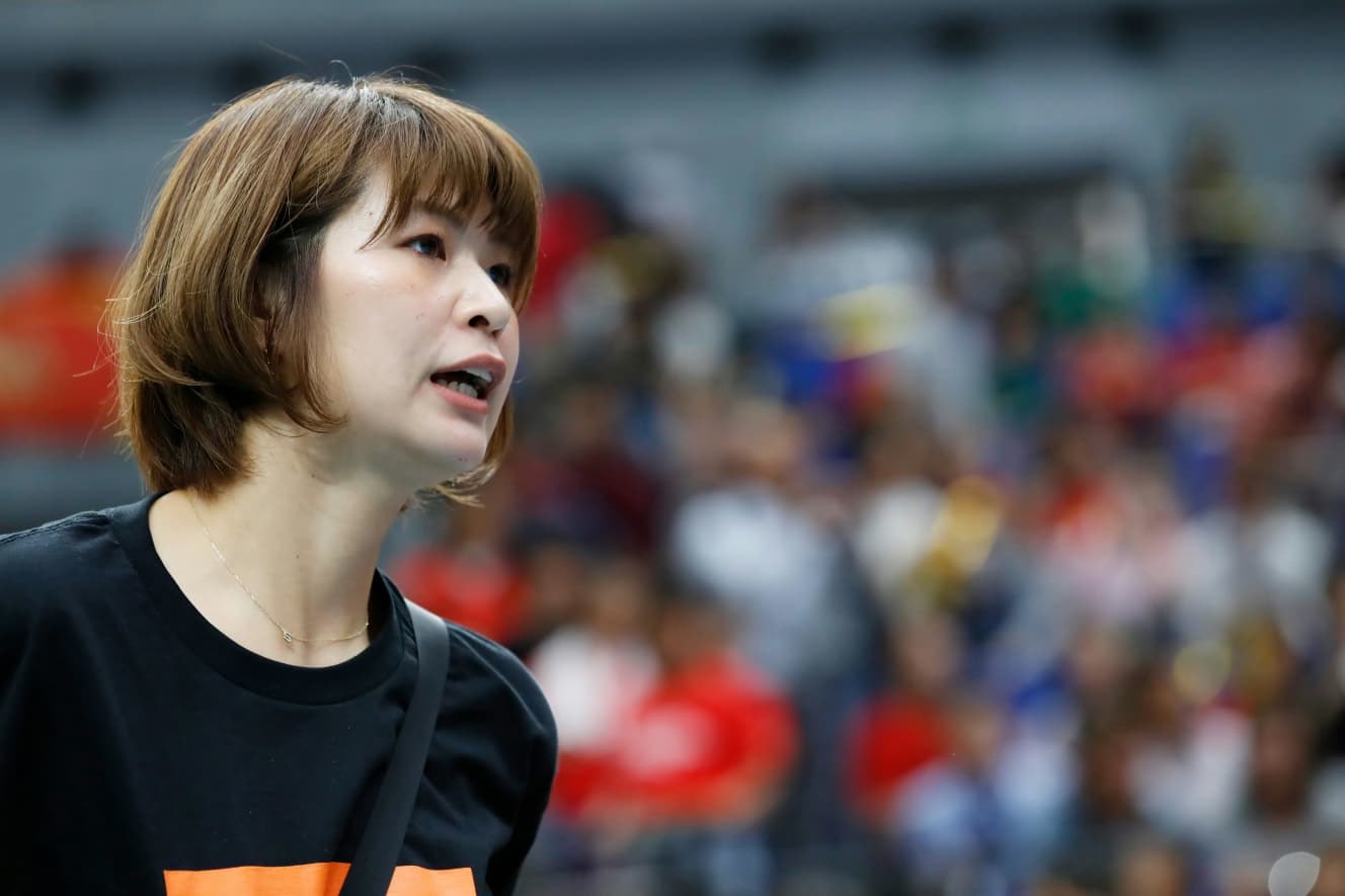 試合をじっとみつめる木村沙織(AFLO)