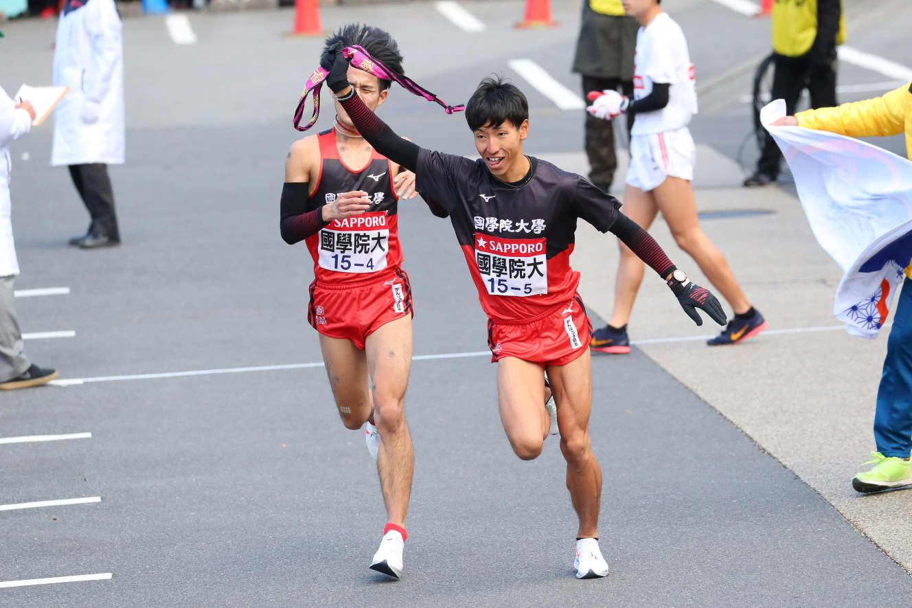 今回も5区で快走が期待される国学院大・浦野雄平(右)。出雲王者の勢いで往路制覇をめざす