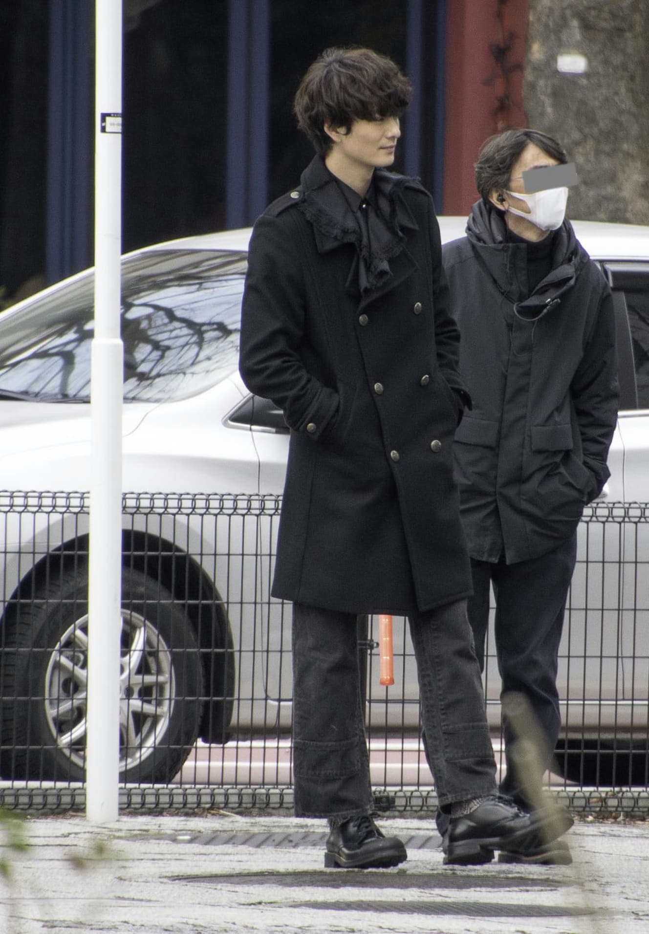 本誌未掲載カット 岡田将生 志尊淳とW主演の心霊探偵バディはロケでも息ピッタリ