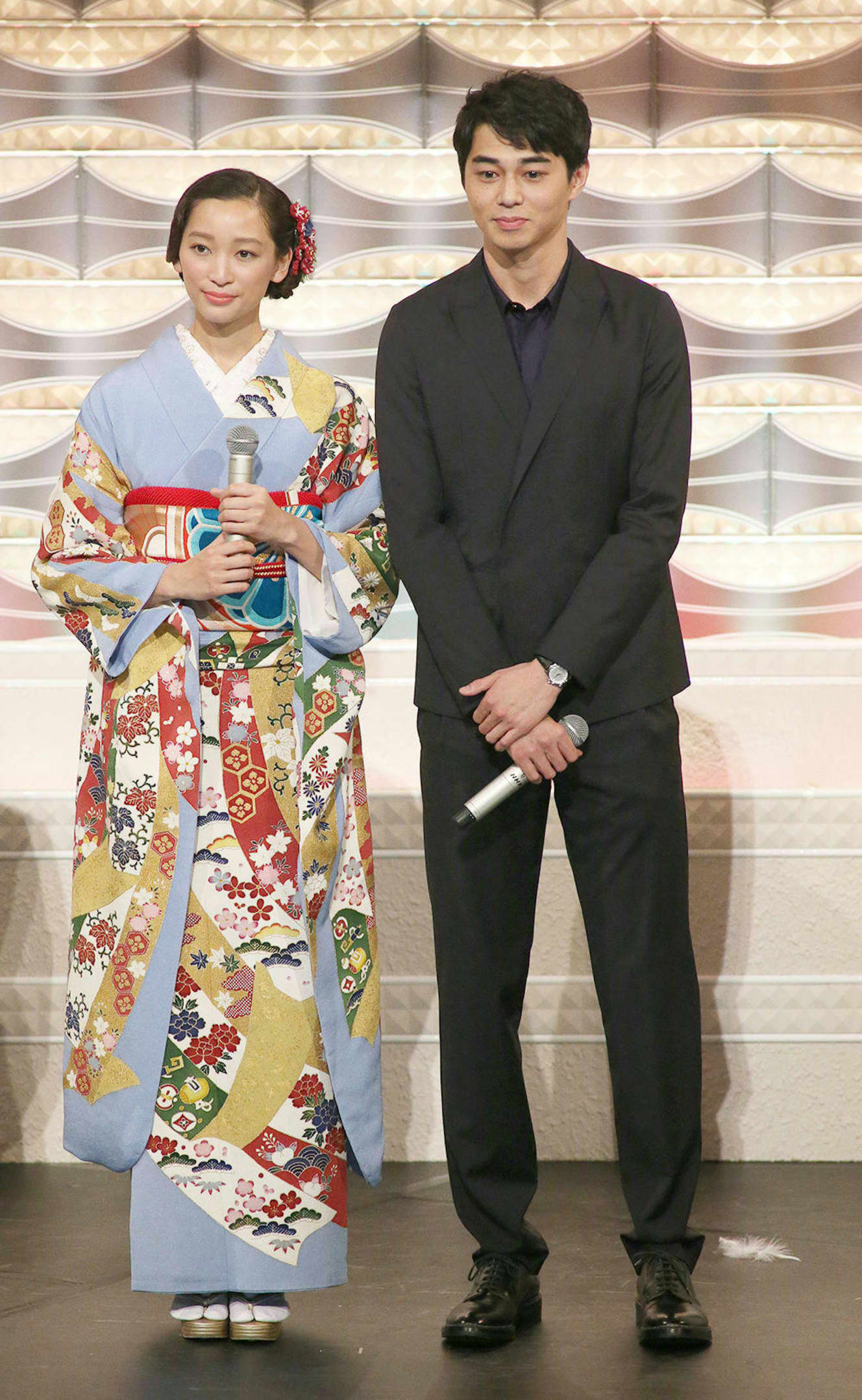 朝ドラ『ごちそうさん』で共演したことをきっかけに同じ年の『NHK紅白歌合戦』にも杏と東出昌大は二人揃ってゲスト出演