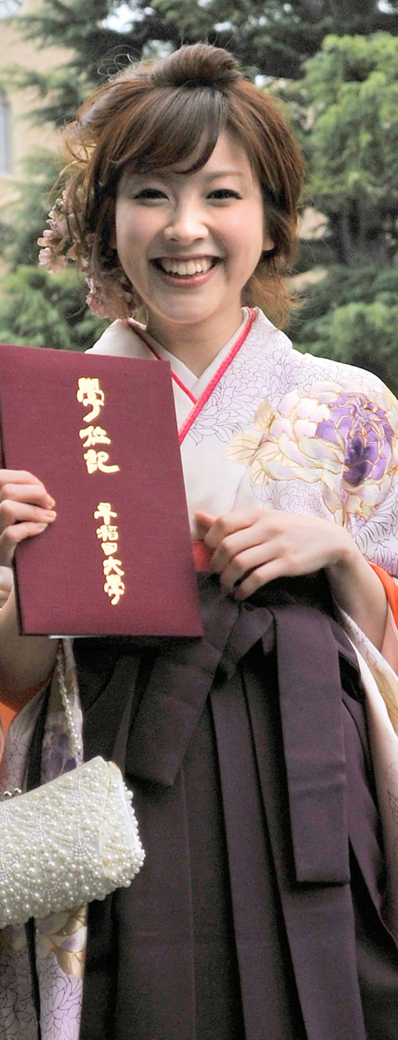 朝の情報番組『ノンストップ!』でMCを務める三上真奈アナ(フジ)は大学時代からフリーアナとして活動していた