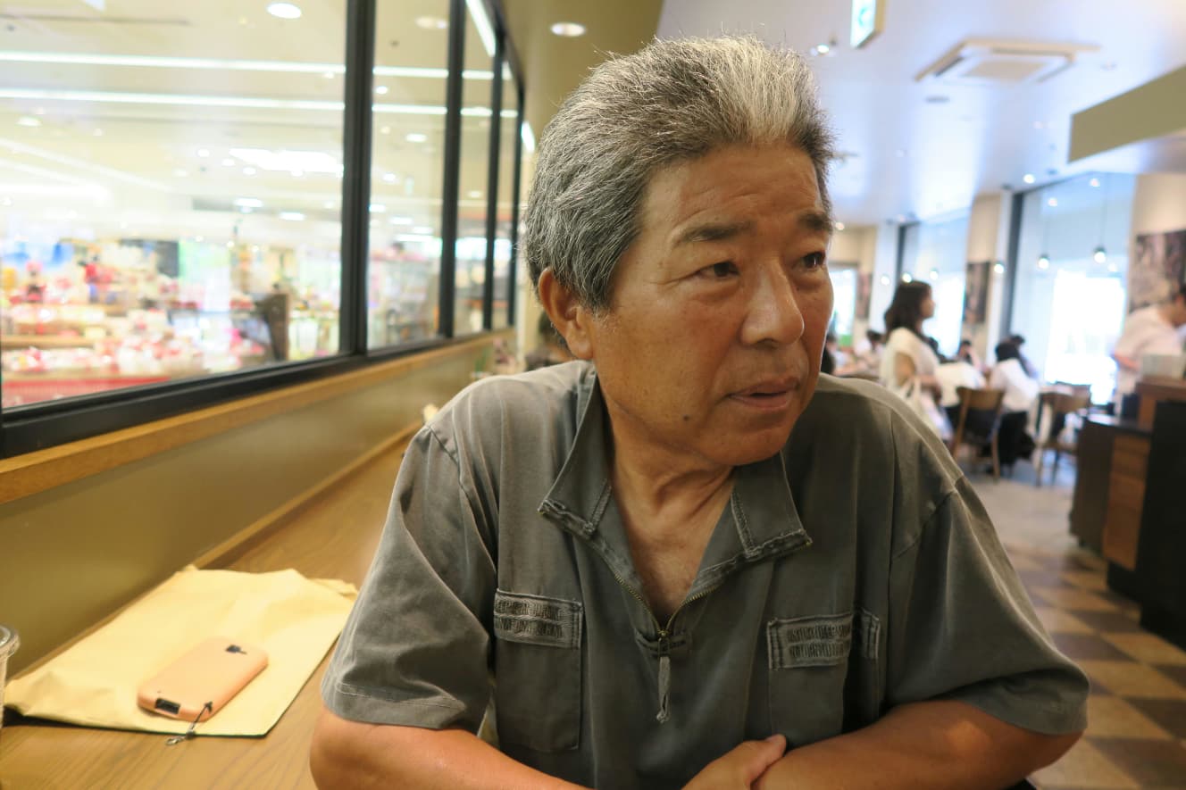 選手個人とは接触できない中、選手の本質に迫るために、チームの監督のみならず、クラスの担任の先生とも対話した鈴木照雄氏(2016年当時)