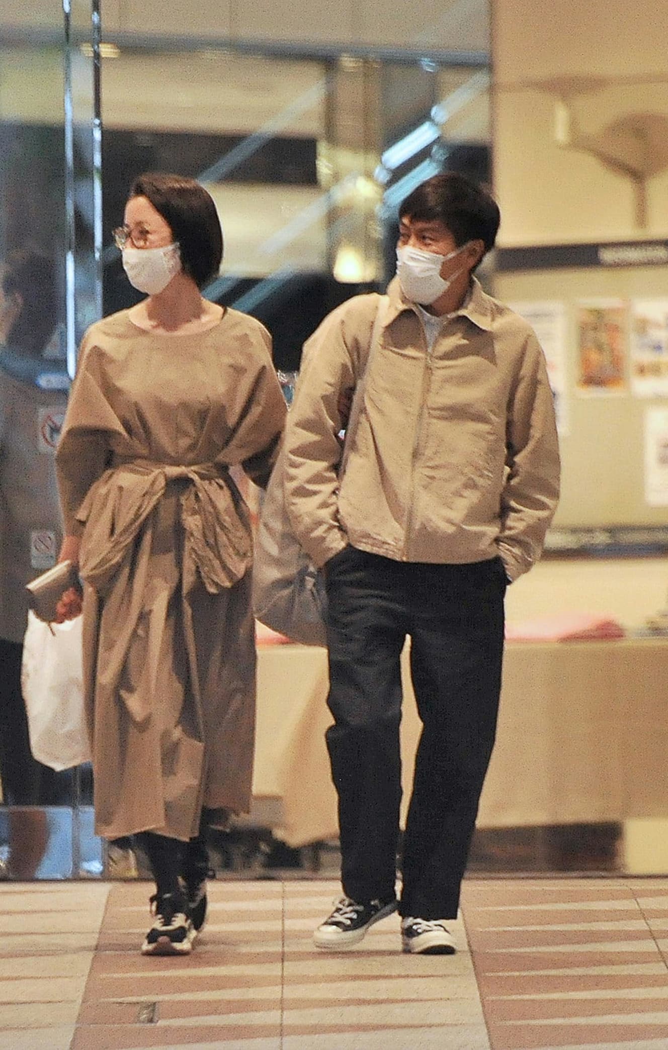 宮沢りえは夫・森田剛と夫婦でショッピング。今年5月撮影