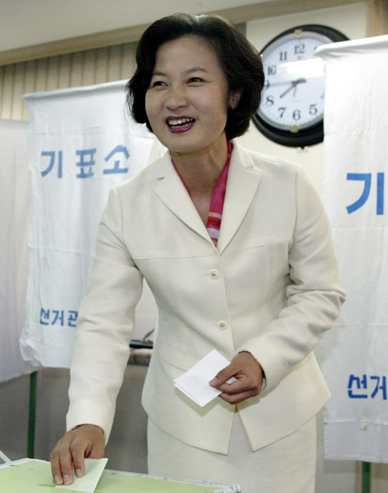政界進出直後は美人議員としても有名だった。04年4月撮影