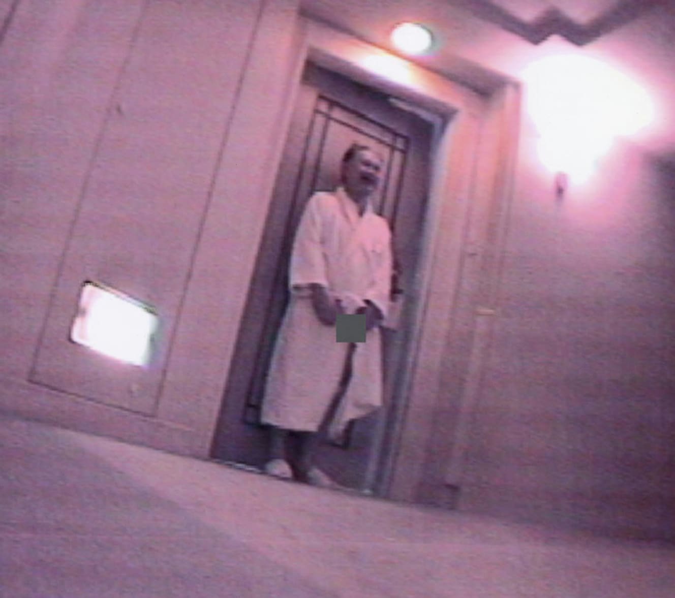 部屋を出て帰る舞妓さんを呼び止め、思わず「開チン」するという珍場面も(‘02年)