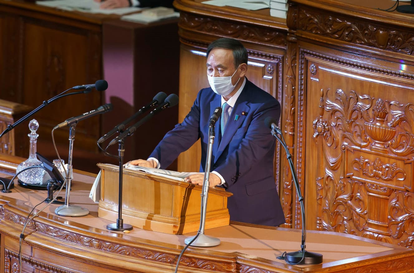 菅義偉首相は所信表明演説で、国内の温暖化ガスの排出を2050年までに「実質ゼロ」とする方針を表明した（写真：アフロ）