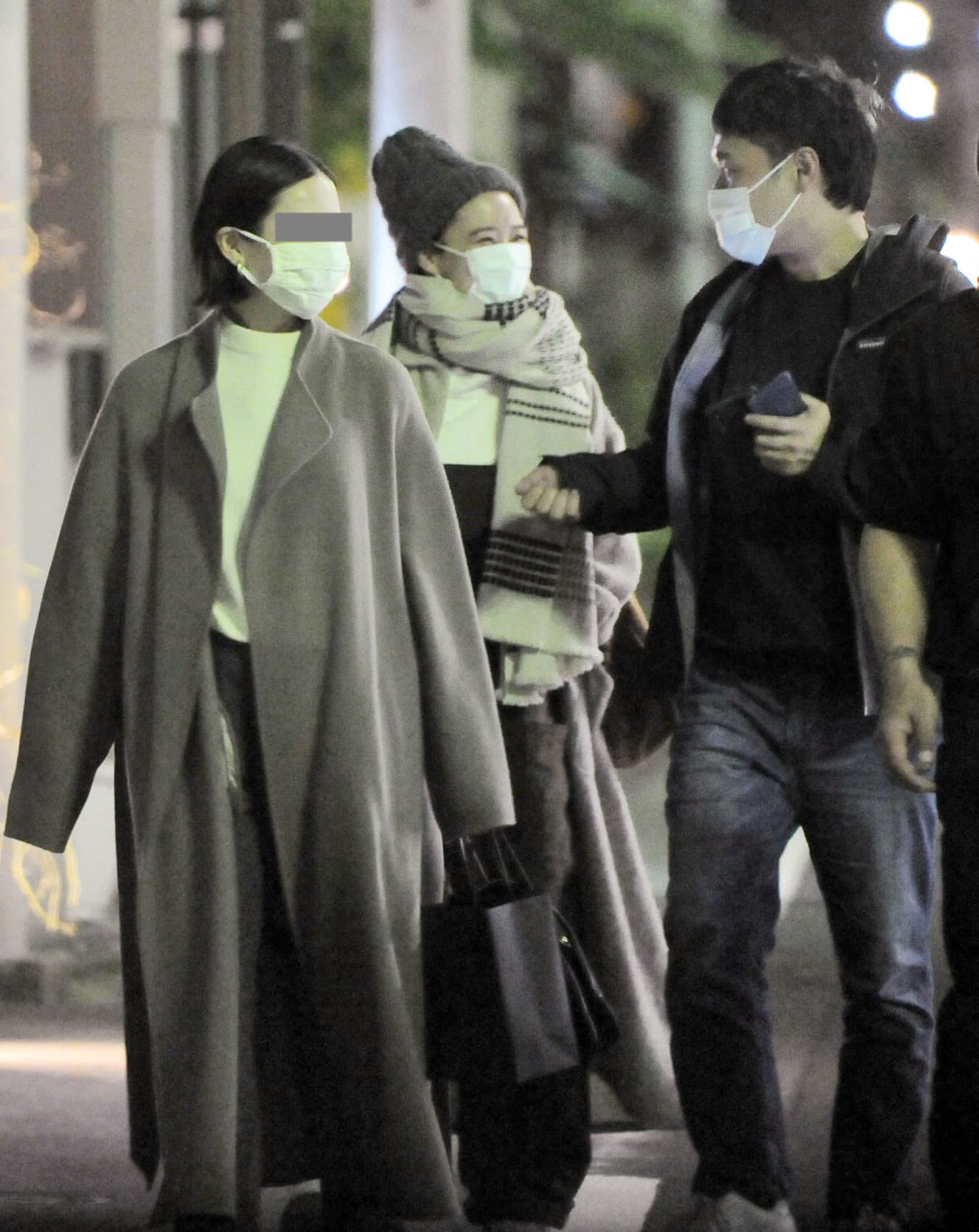 本誌未掲載カット 蒼井優&山里亮太 仲良し異色夫婦を白金で発見!