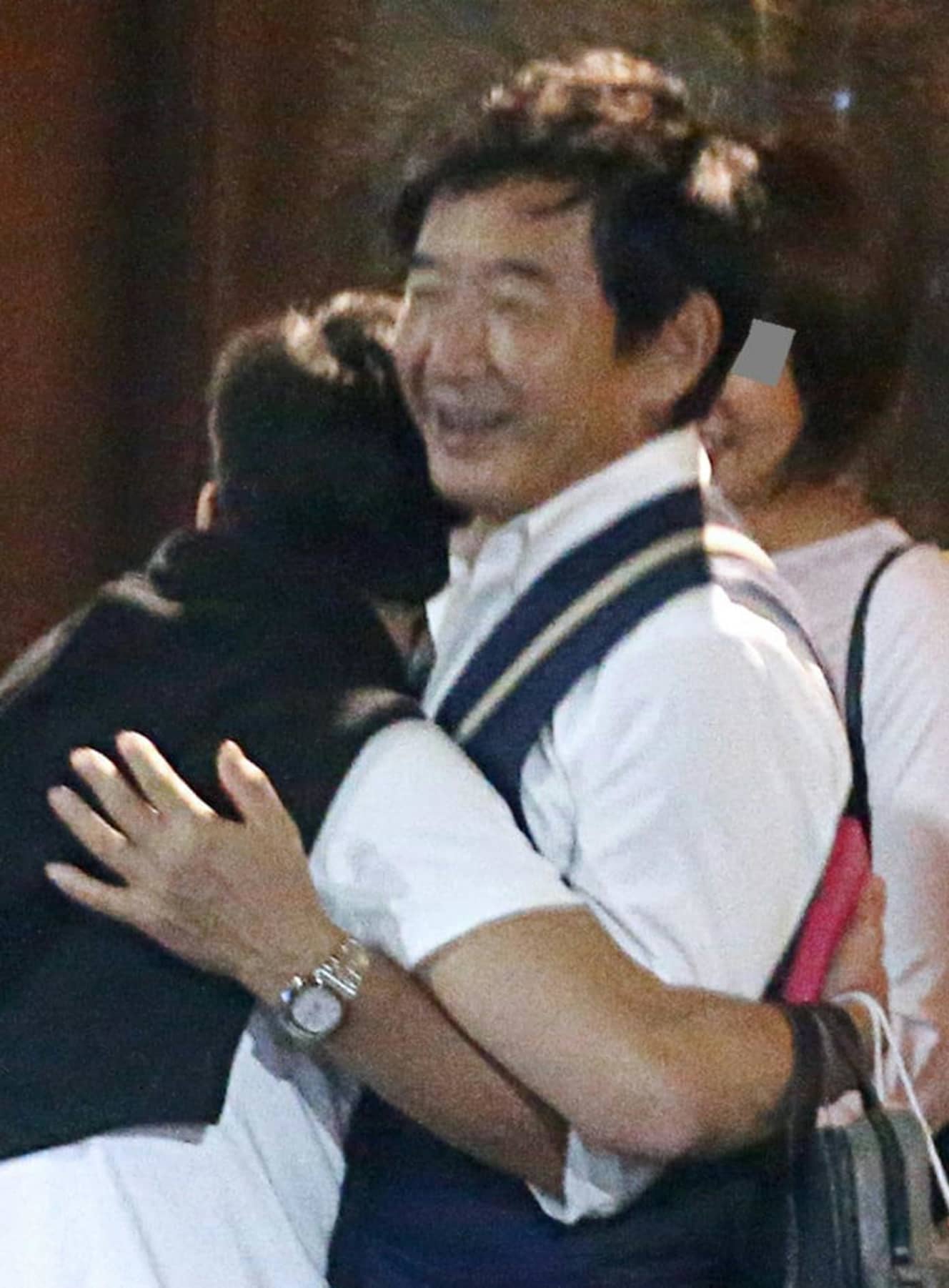 昨年4月にコロナ感染発覚。緊急事態宣言下に沖縄旅行に行っていたことが、自粛生活を送る国民の怒りを買った