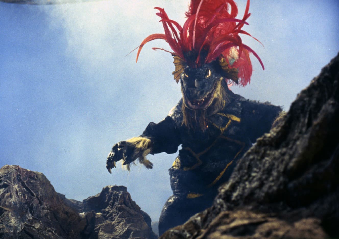 『ウルトラマン』より、怪獣をよみがえらせるジェロニモン Ⓒ円谷プロ