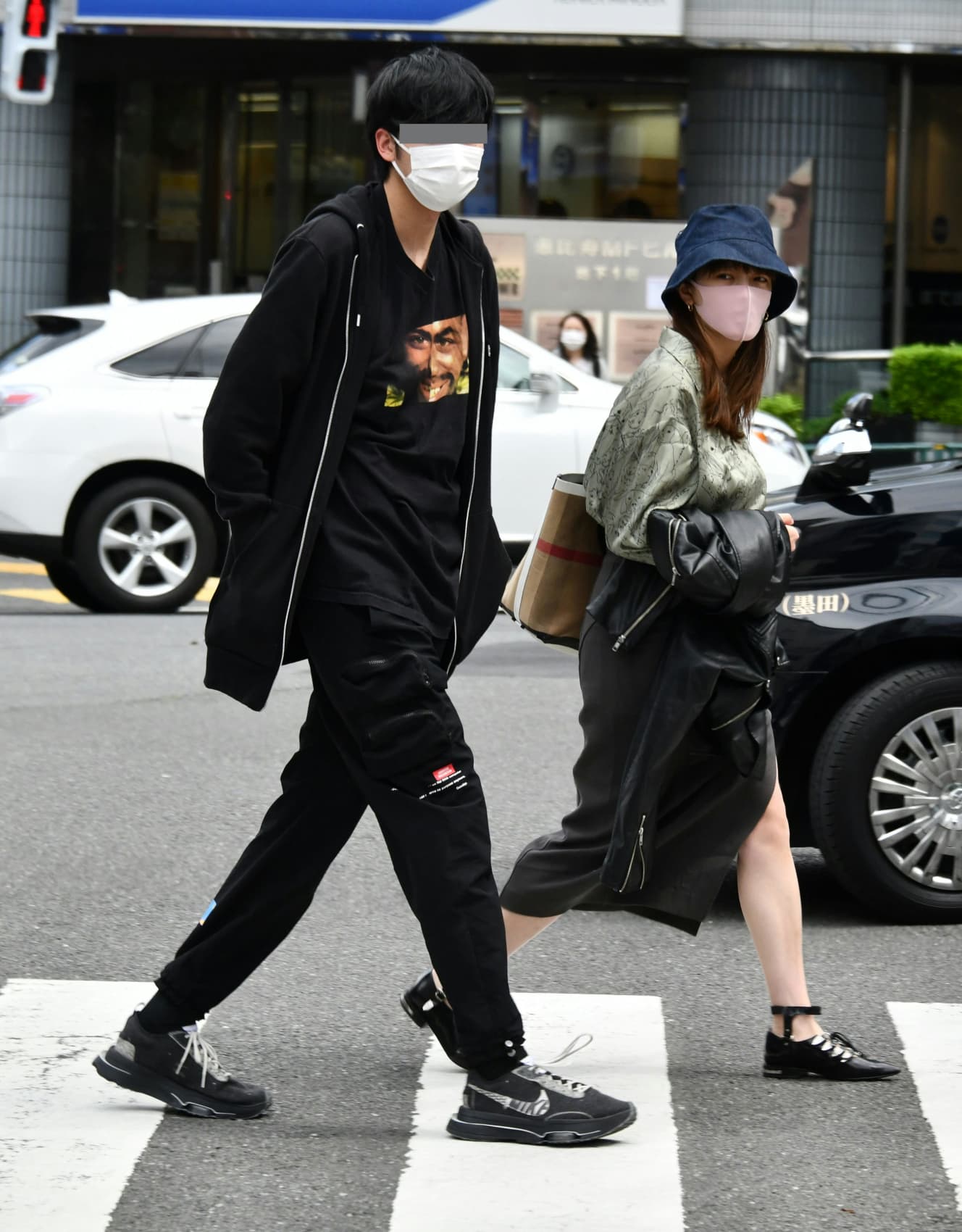 【本誌未掲載カット】三谷紬アナ イケメン彼氏とラブラブ手つなぎ&車チューデート