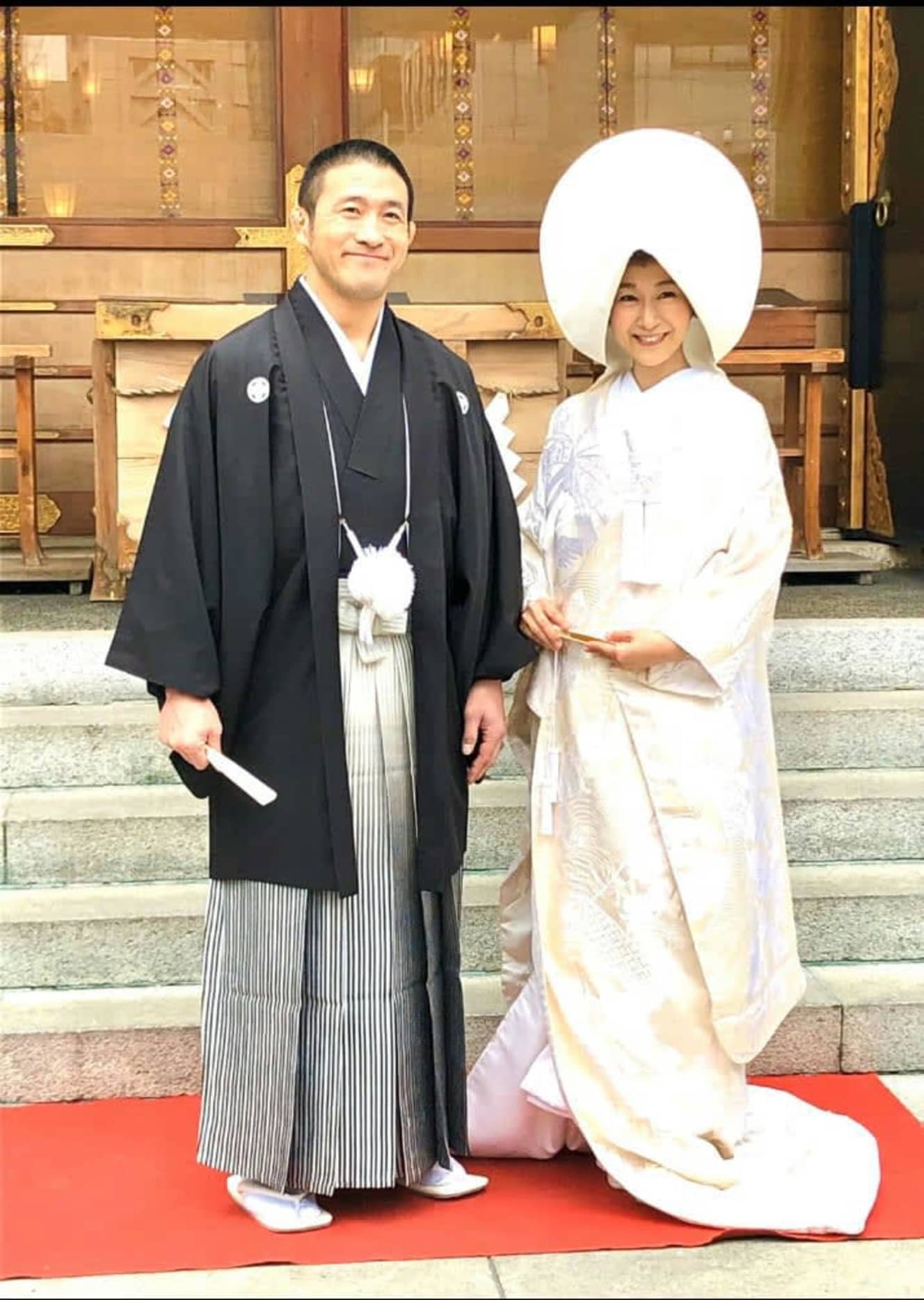 結婚10年目を迎えた昨年2月、都内の神社で挙式