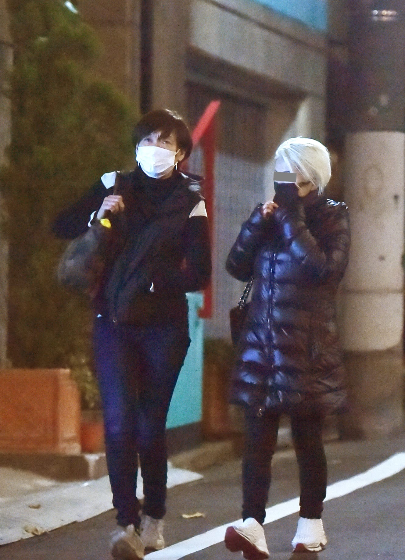 本誌未掲載カット 安倍昭恵・元首相夫人「和ハーブ仲間」とゴキゲンな夜
