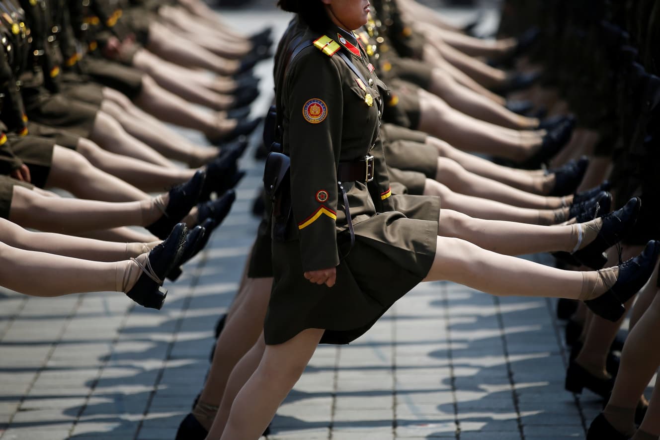 朝鮮人民軍内では女性兵士への性暴行が絶えない（画像：ロイター／アフロ）