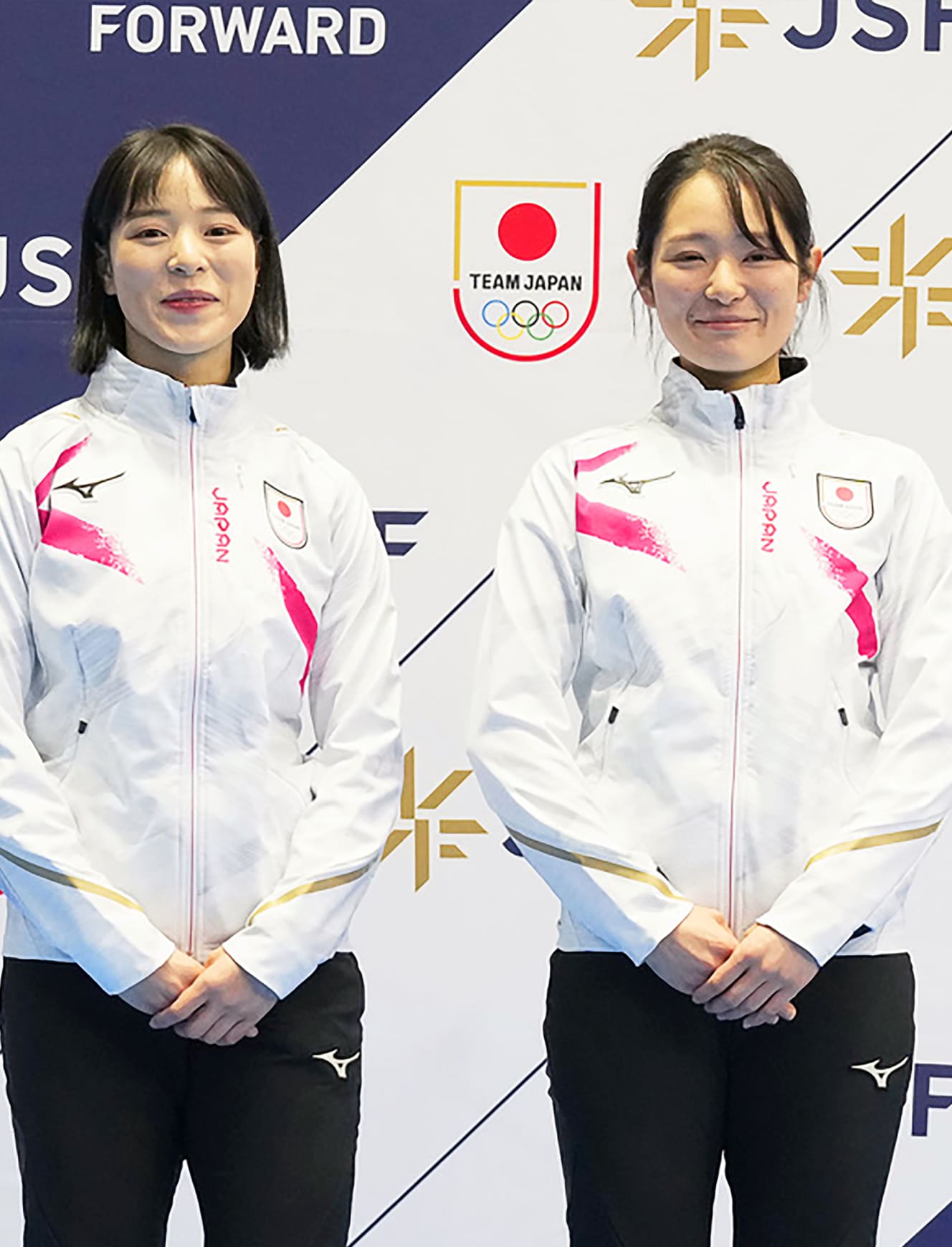 姉妹5人全員がスケート選手という一家で育った菊池悠希(右)と純礼姉妹。長女の真里亜さんが語る。
