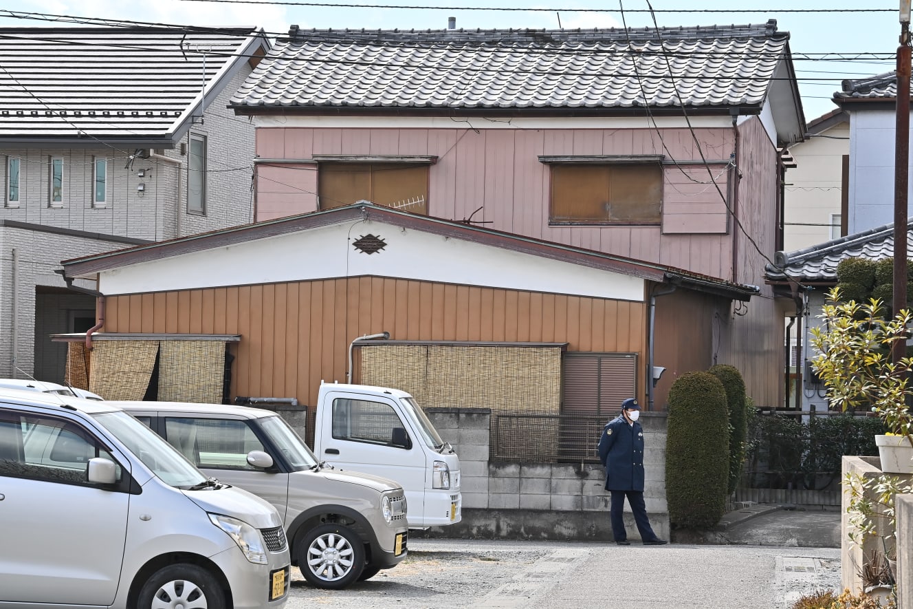 男児の遺体が発見された本庄市内の住宅。男女3人が同居していた