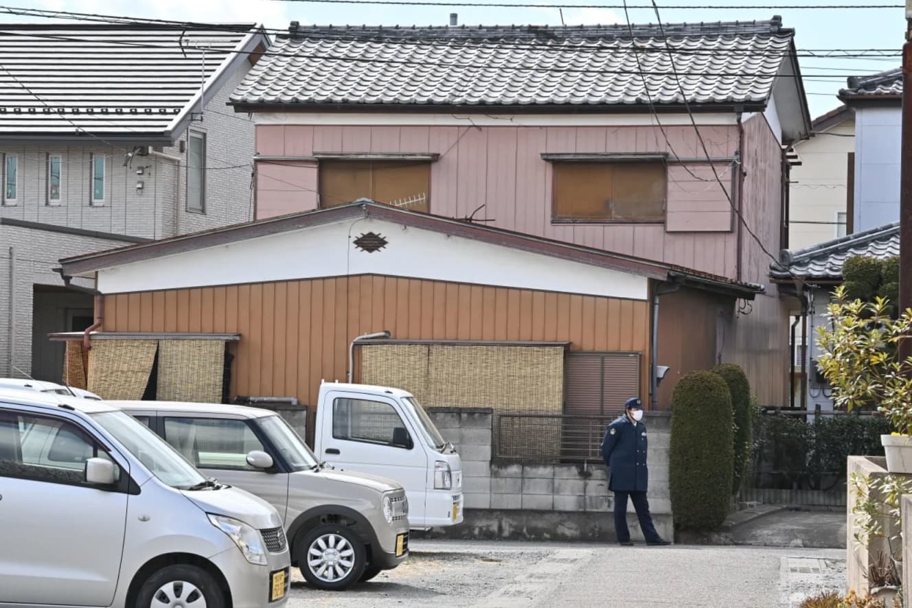 男児の遺体が発見された本庄市内の住宅。男女３人が同居していた