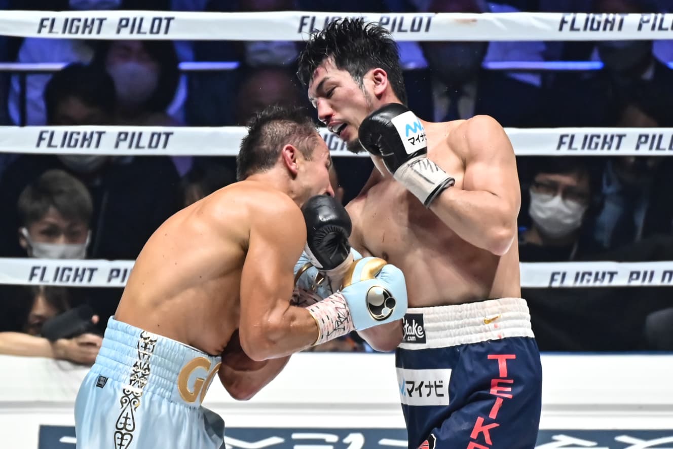 村田はこれまでの試合では繰り出したことのない多彩なパンチを見せた（写真・山口裕朗）