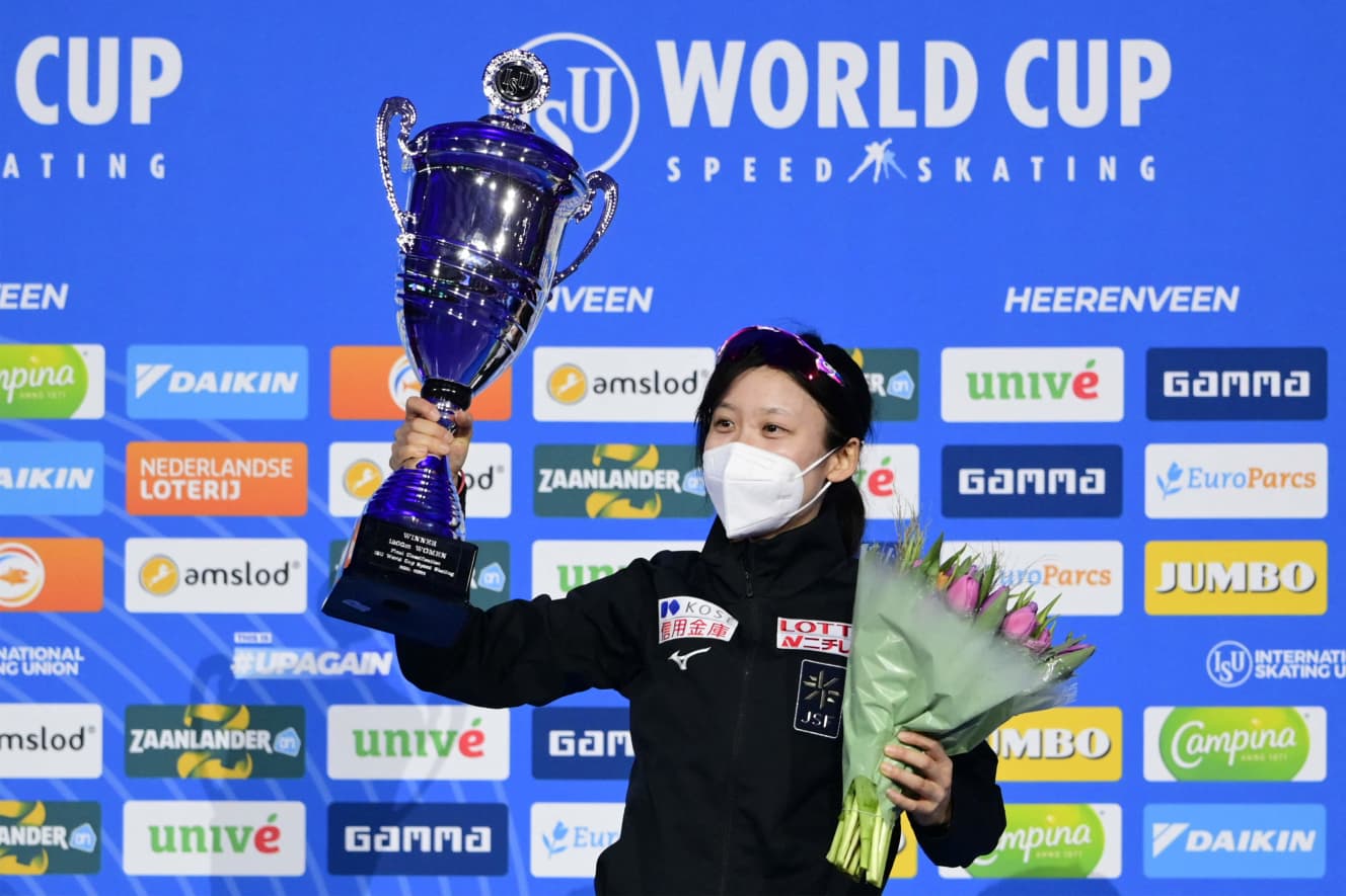 北京五輪後の3月12日、オランダ・ヘーレンフェーンで行われたW杯スピードスケートファイナルの女子1500mで1位となり、同種目の今季（2021-21シーズン）W杯総合優勝に輝いた髙木美帆選手。そのパワーのワケは…（写真：アフロ）