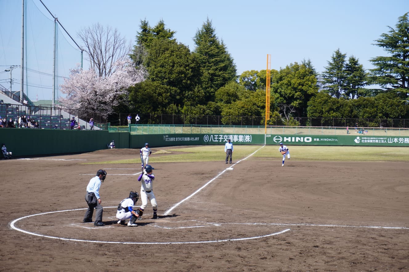 対調布南戦でタイムリーを放った外野リーダー・関脩登