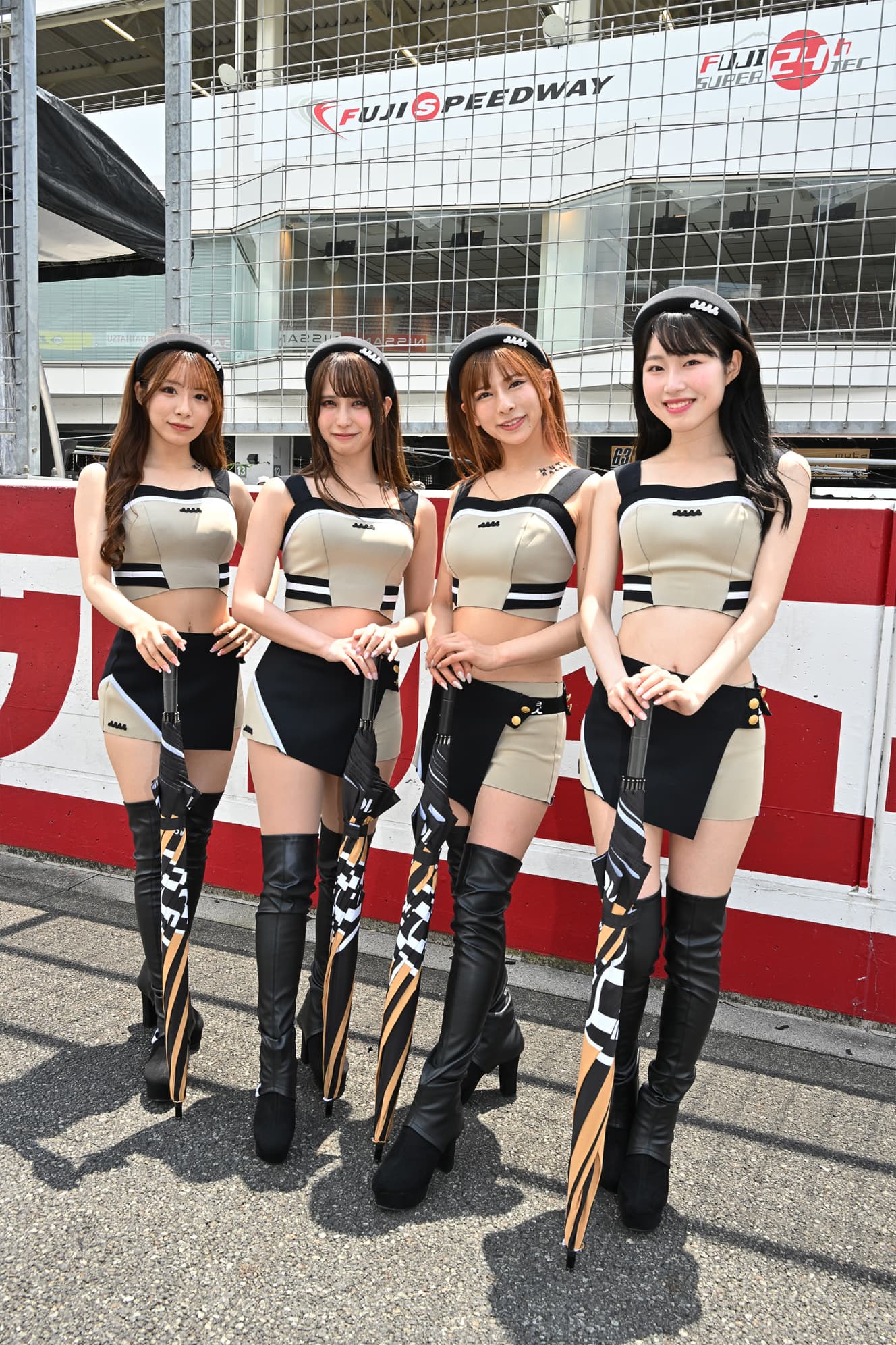 本誌未掲載カット スーパーカーの祭典を彩った100人超のレースクイーン