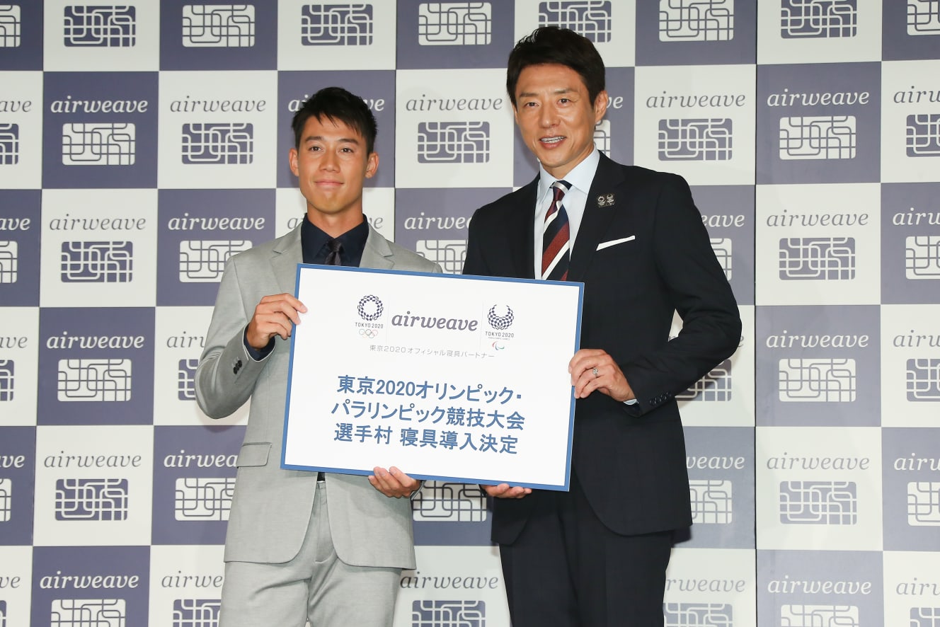 叔父にあたる松岡修造。錦織圭と会見にのぞむ（写真：アフロ）