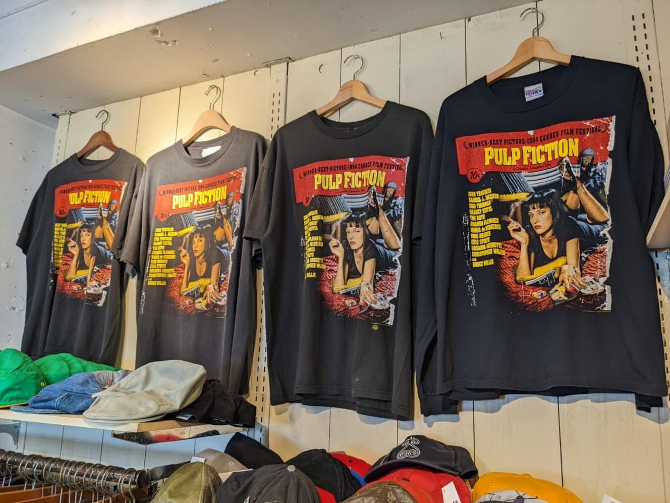 映画『Pulp Fiction』のヴィンテージＴシャツ。20万～30万円で売買されるという