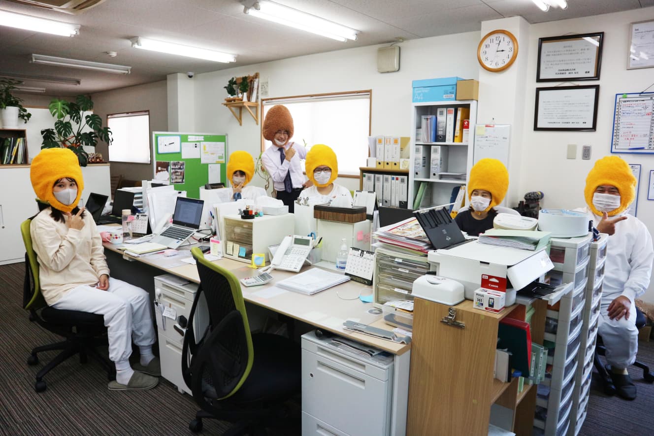 社員の方もコロッケヘアでした。あ、仕事中はかぶっていないそうです