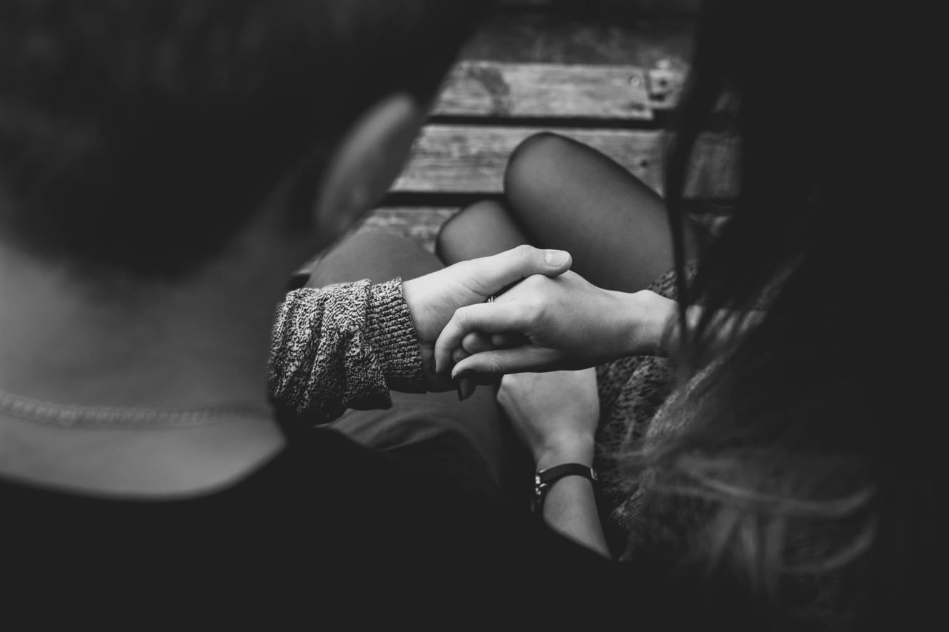 浮気がバレて、妻に刺された。そんな男性が彼女とどうしても別れられなかった理由は…。育った環境への同調と、身体の相性が彼を夢中にさせたのだろうか