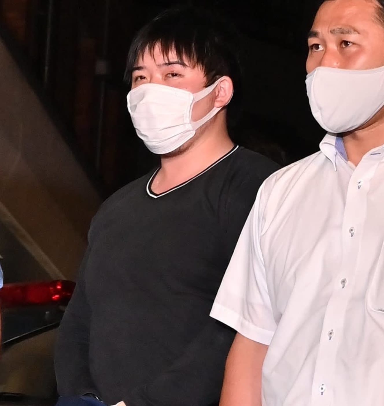 8月28日に沖縄から東京へ移送された花森容疑者。身柄確保時60万円近いカネを所持していた