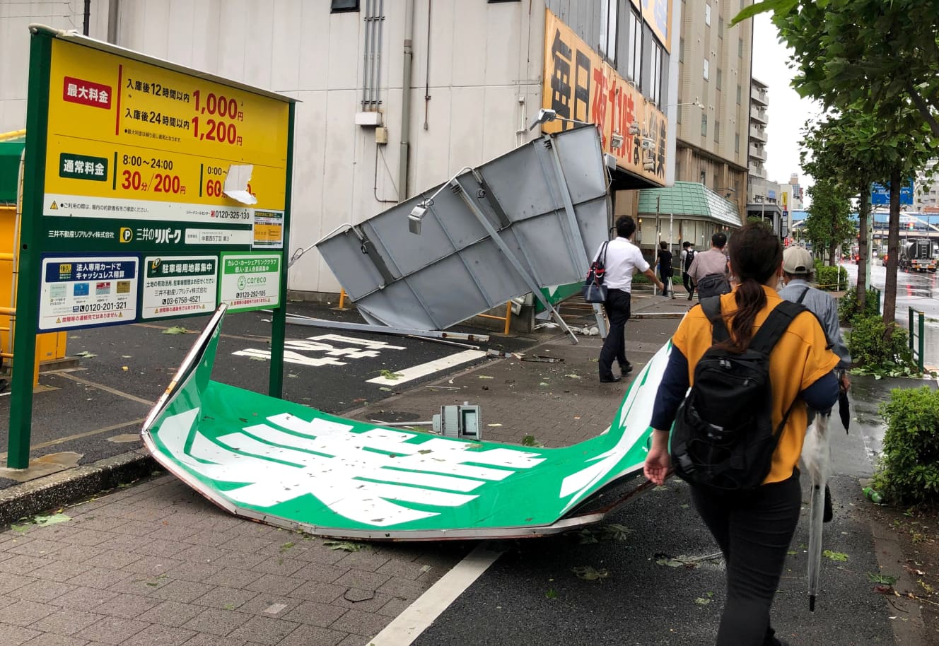 写真は江戸川区。停電が多発した千葉市では最大瞬間風速57.5m/sを記録した(写真:アフロ)